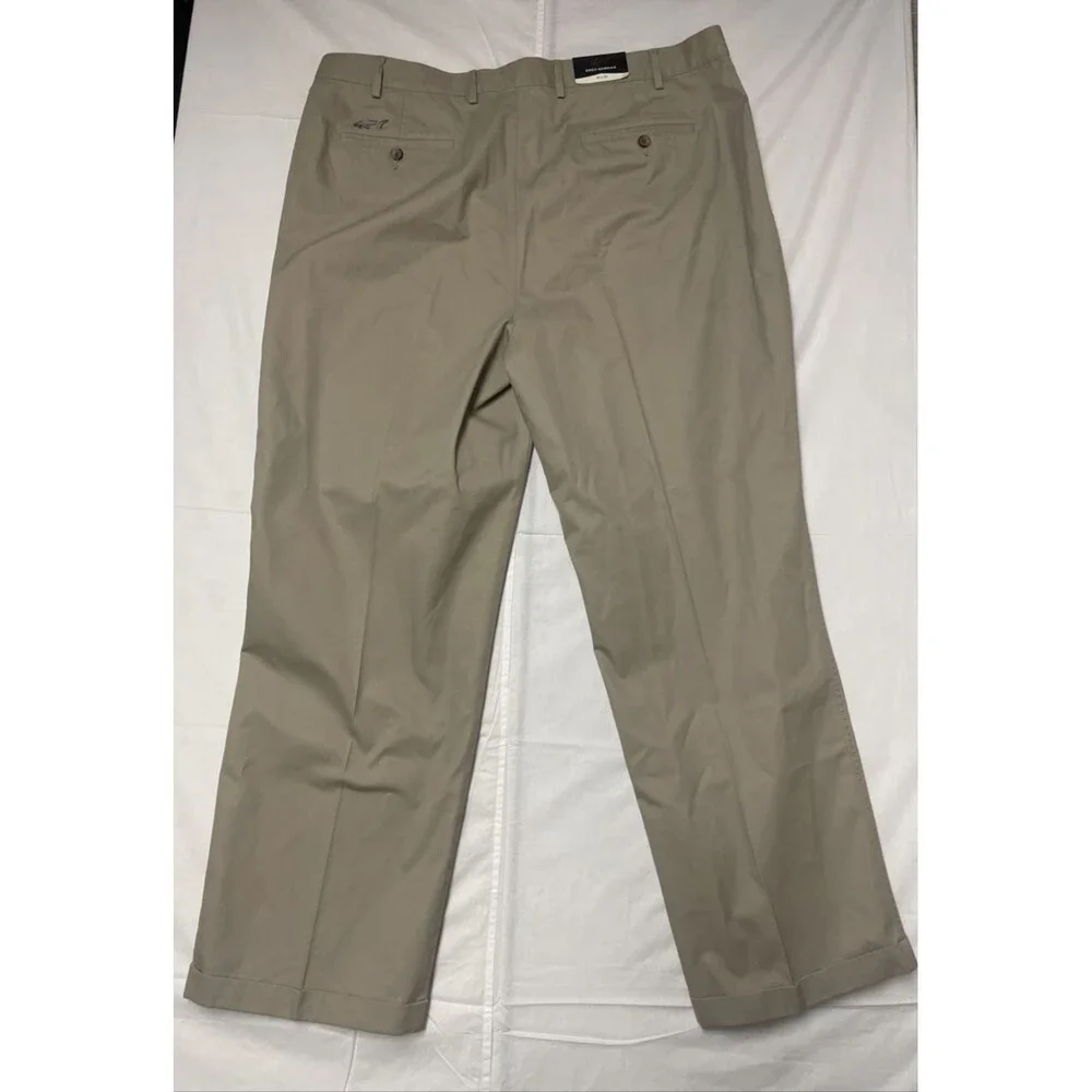 Greg Norman 40 X 30 Beige Pleated Athletic Chino Khaki Golf Pant NWT 100% Cotton